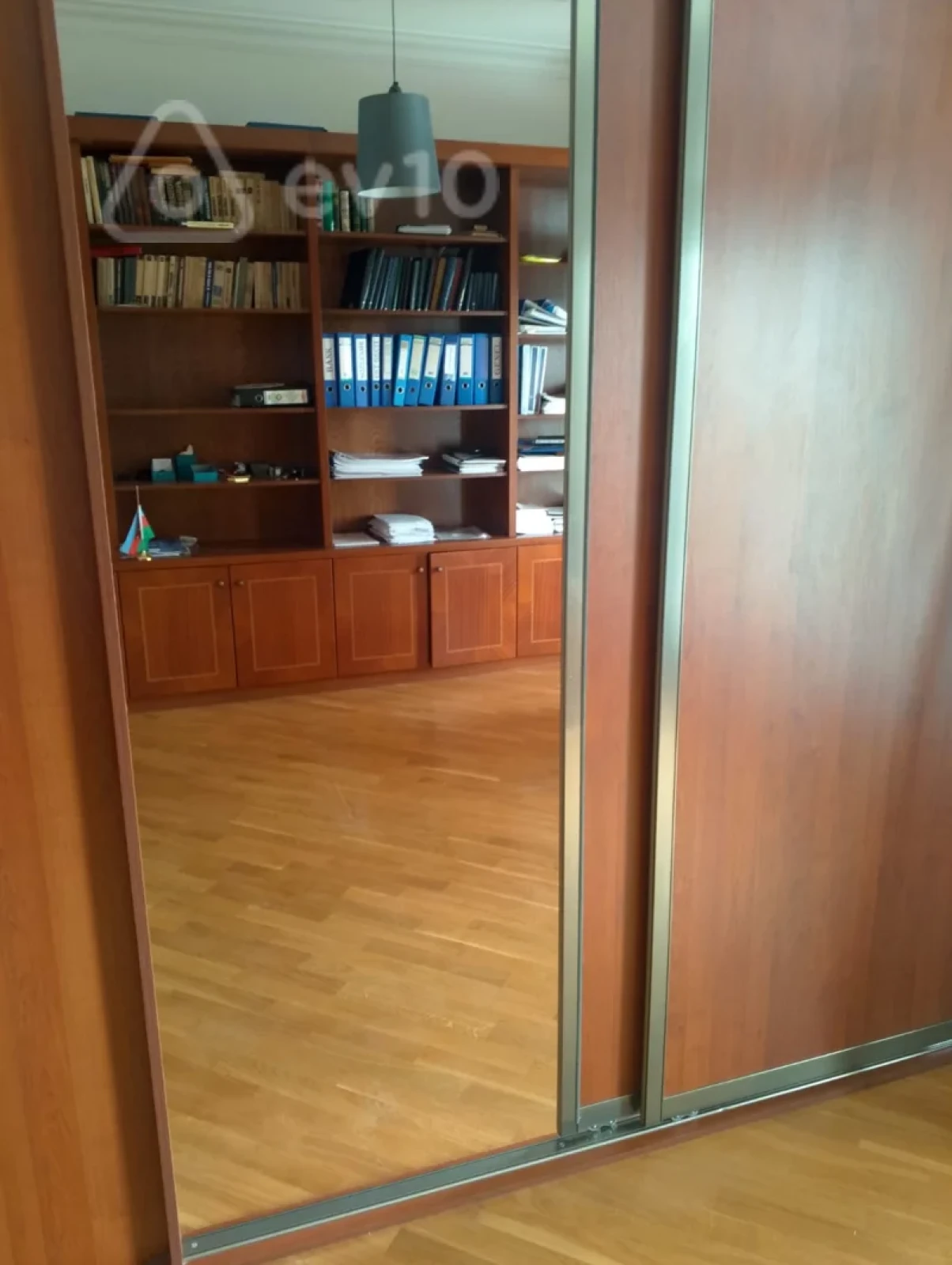 Kirayə verilir 6 otaqlı həyət evi 600 m²