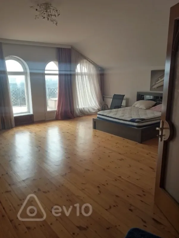 Kirayə verilir 6 otaqlı həyət evi 600 m²