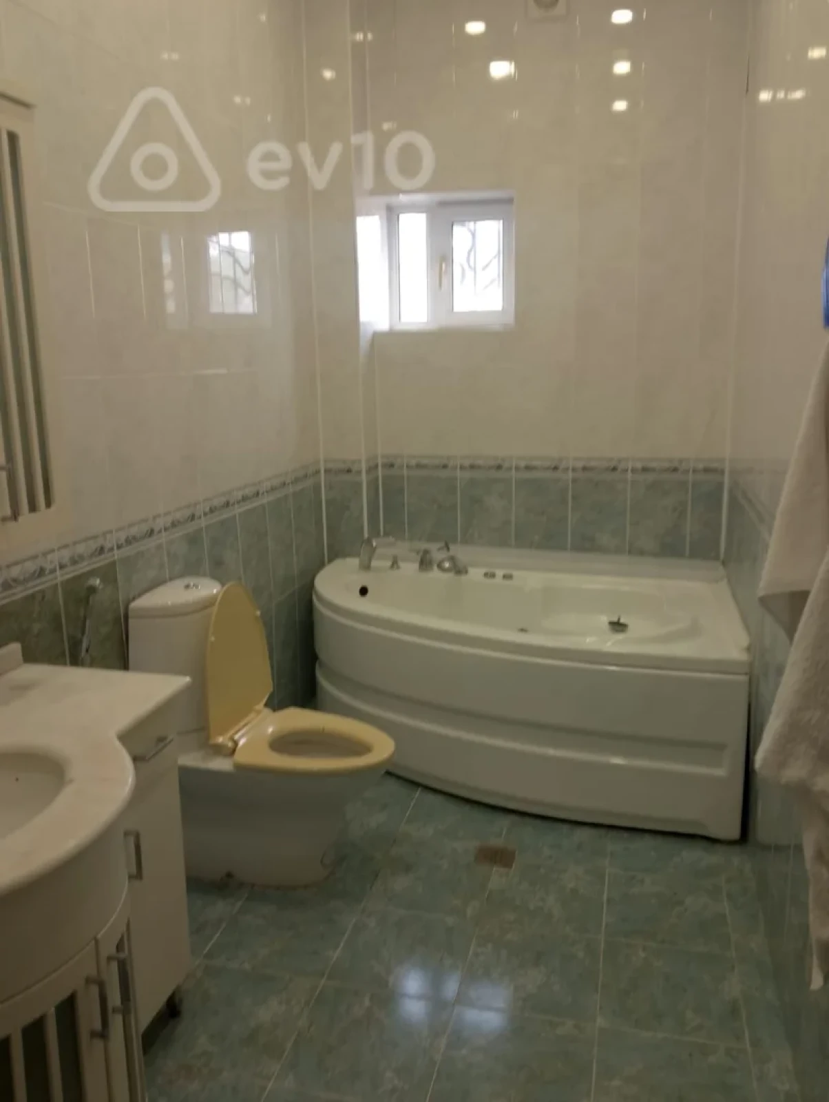 Kirayə verilir 6 otaqlı həyət evi 600 m²