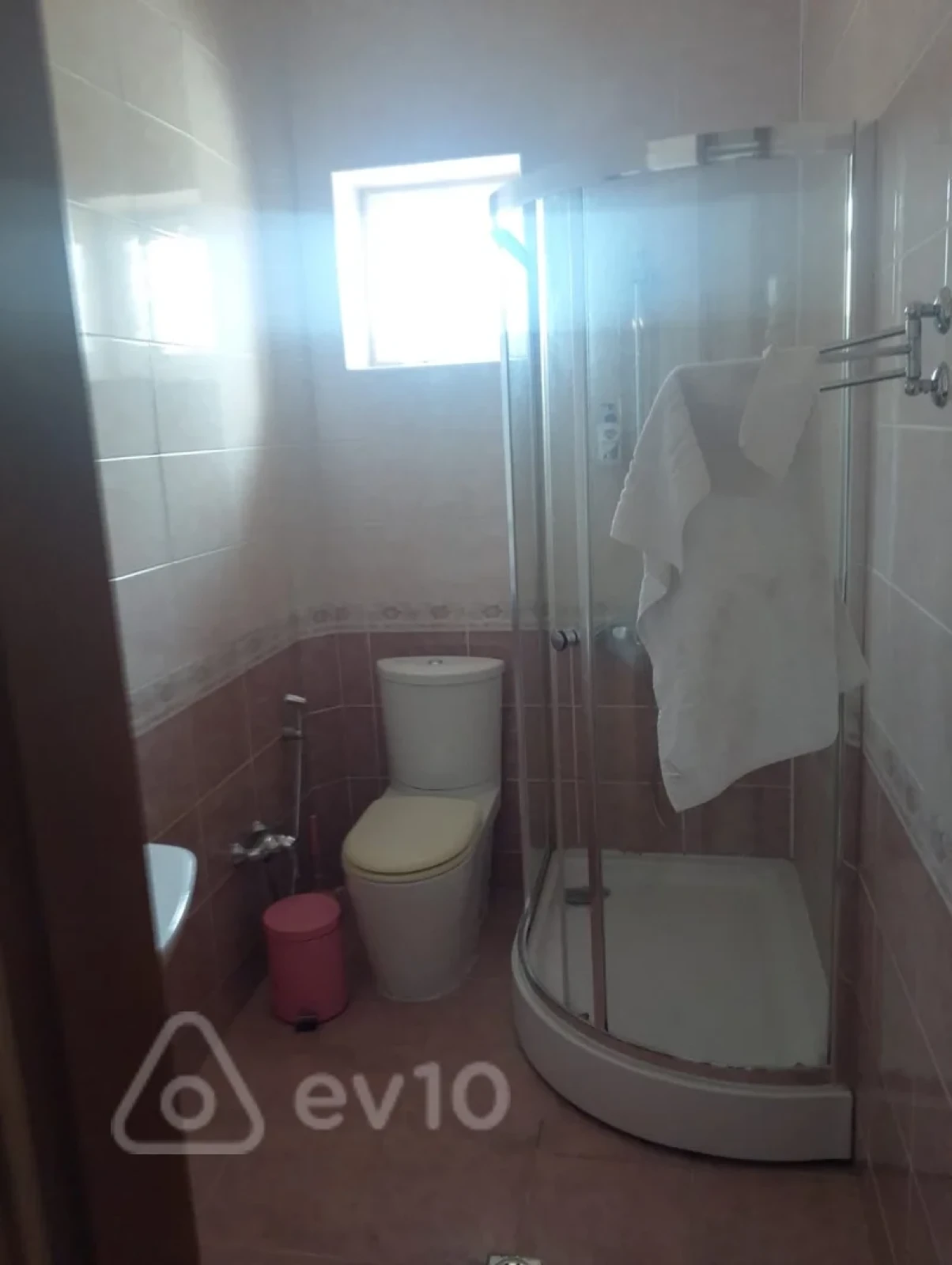 Kirayə verilir 6 otaqlı həyət evi 600 m²