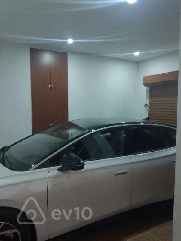 Kirayə verilir 6 otaqlı həyət evi 600 m²