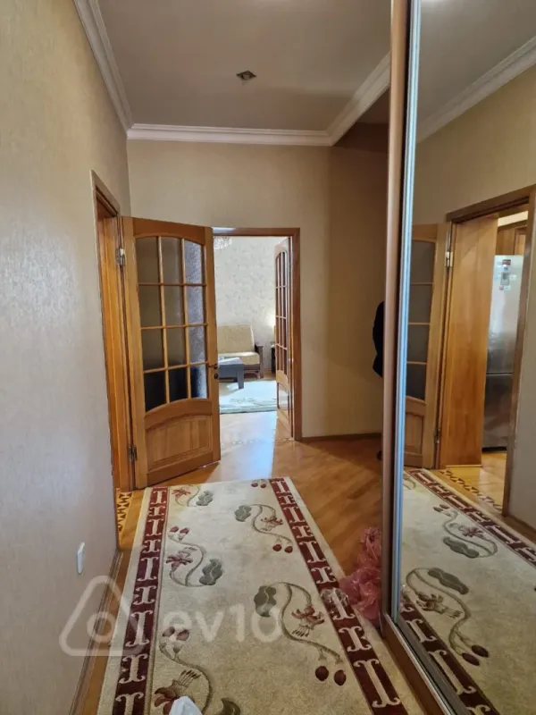 Kirayə verilir 6 otaqlı həyət evi 240 m²