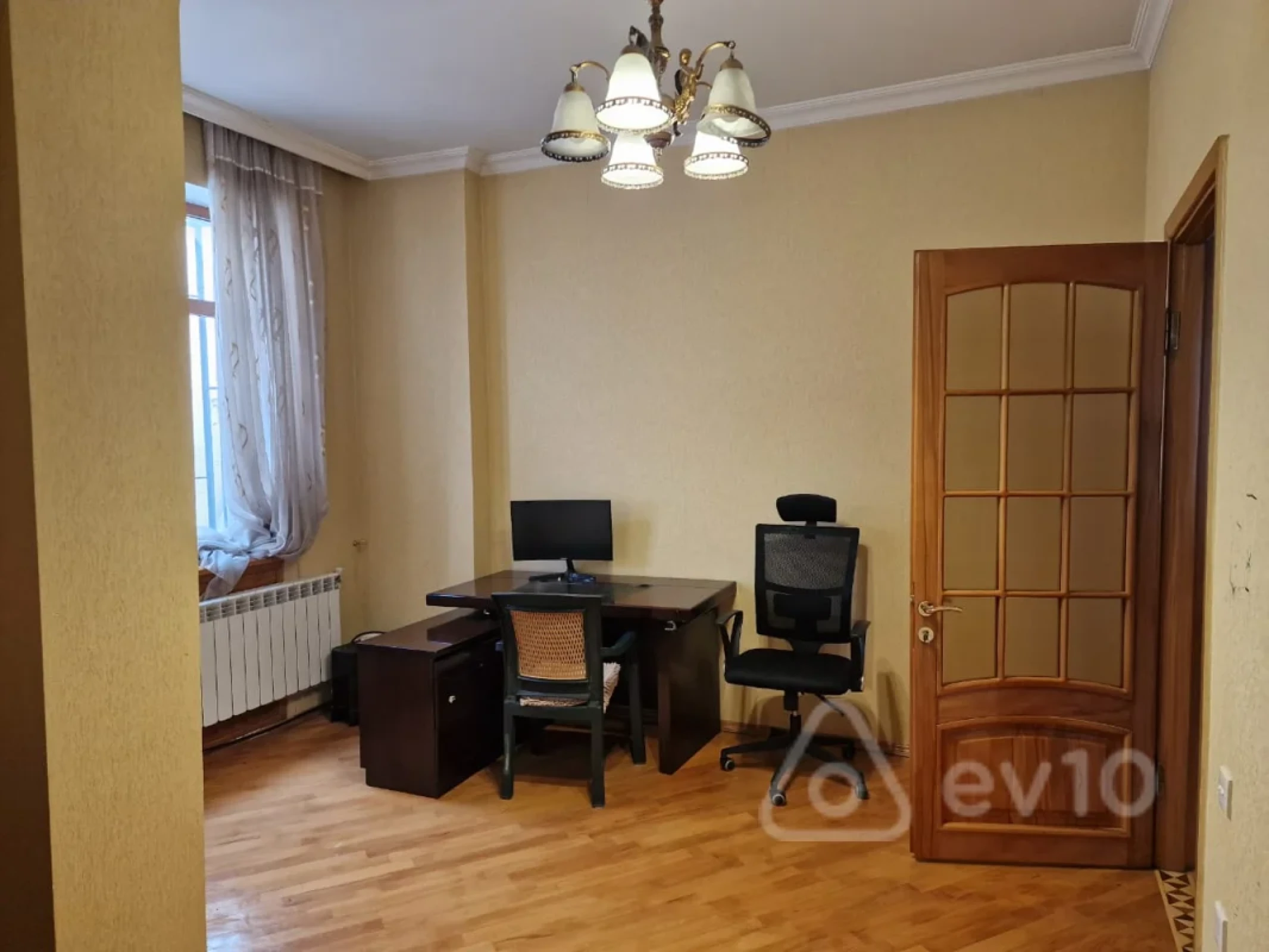 Kirayə verilir 6 otaqlı həyət evi 240 m²