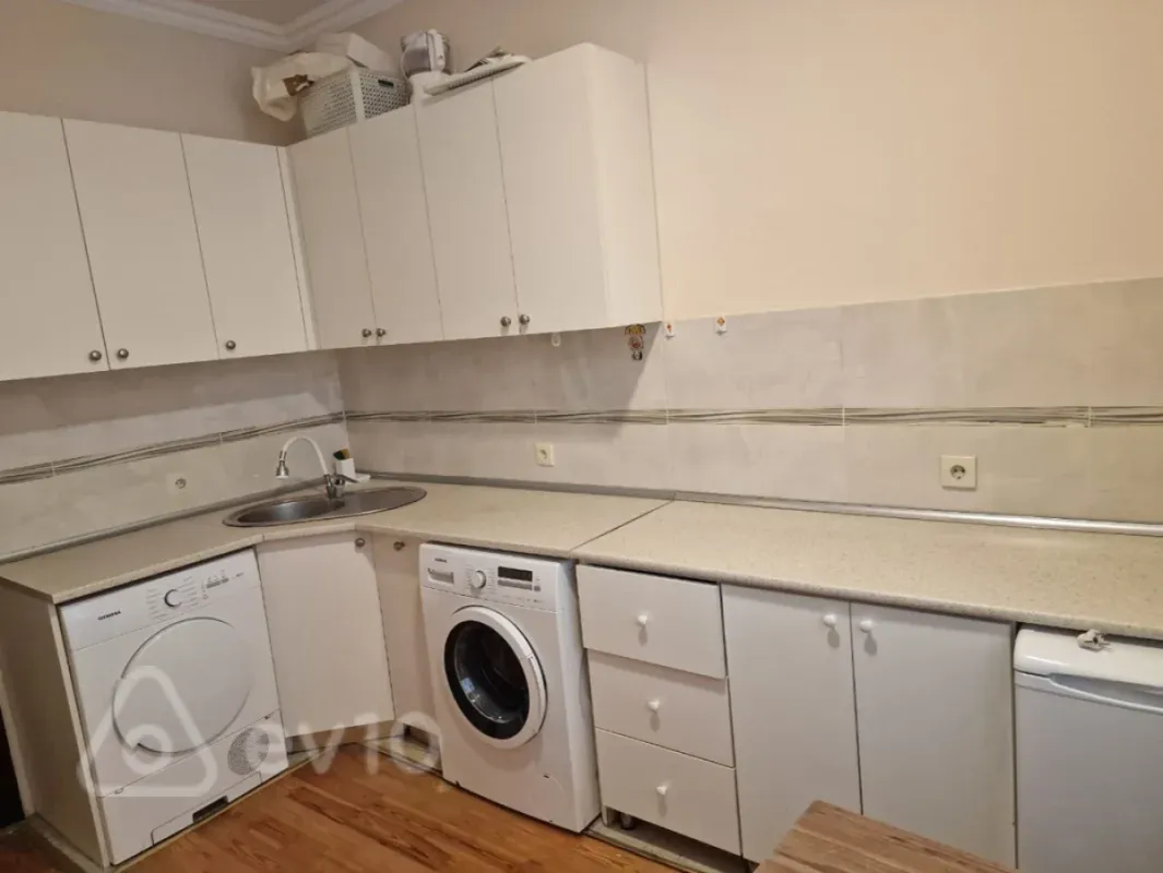 Kirayə verilir 6 otaqlı həyət evi 240 m²