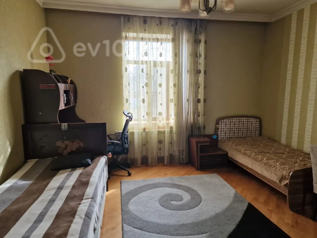 Kirayə verilir 6 otaqlı həyət evi 240 m²