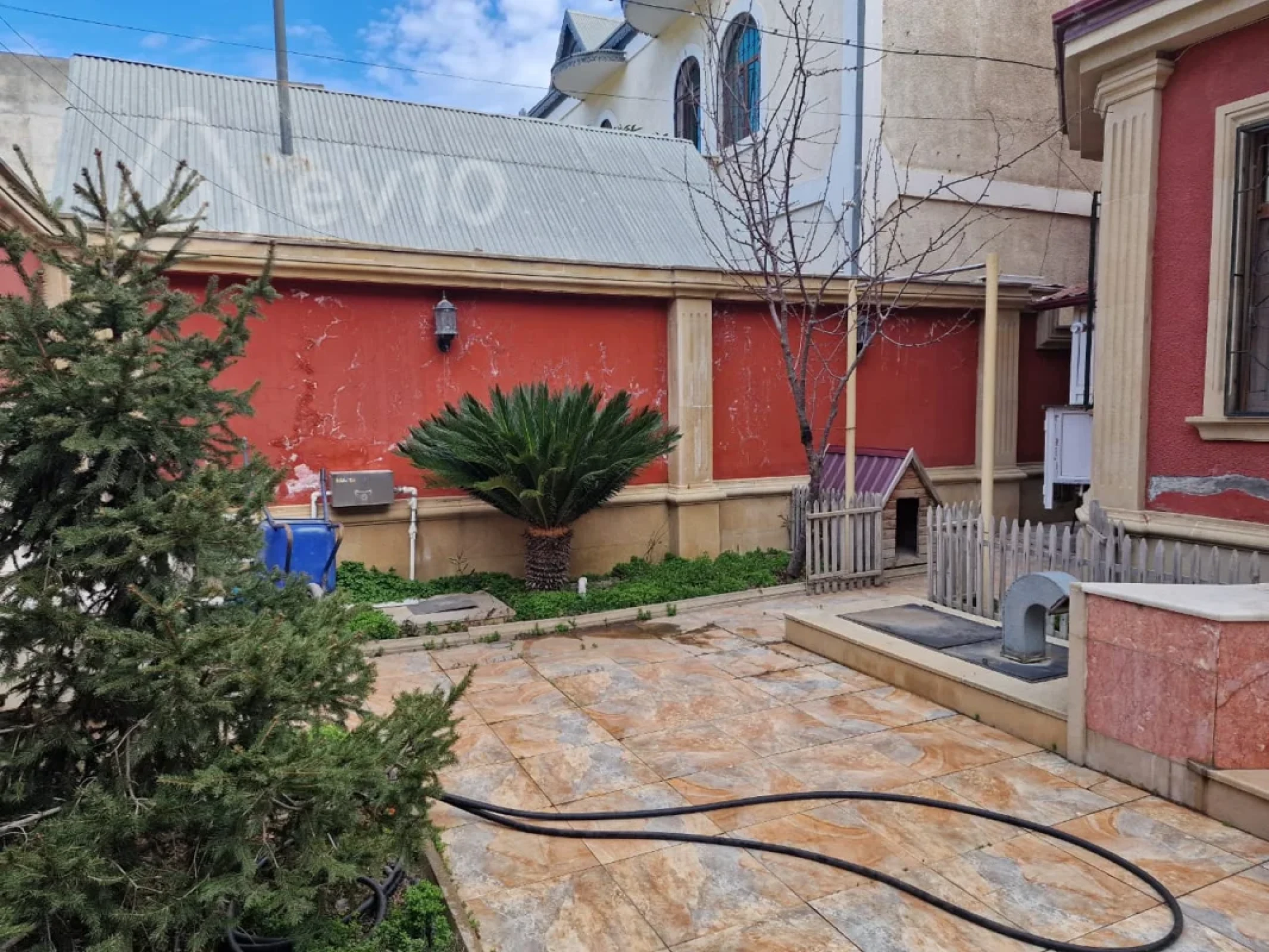 Kirayə verilir 6 otaqlı həyət evi 240 m²