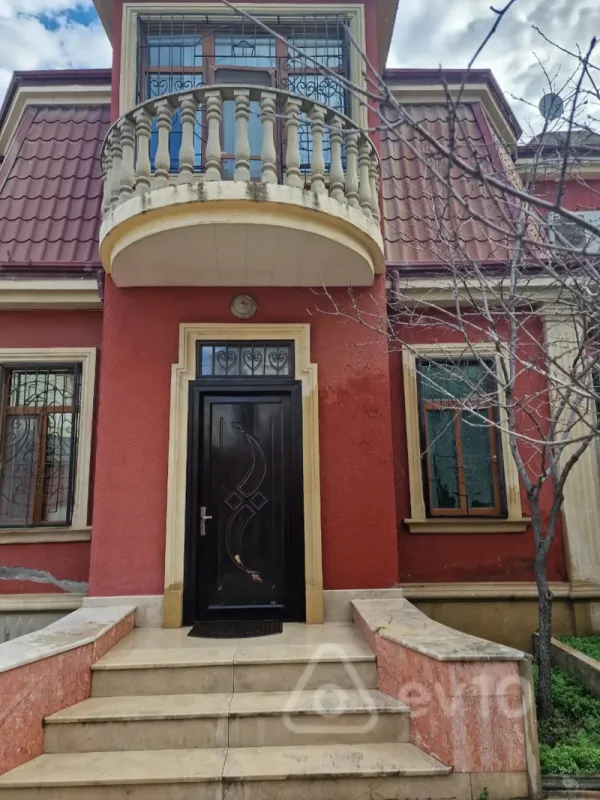 Kirayə verilir 6 otaqlı həyət evi 240 m²