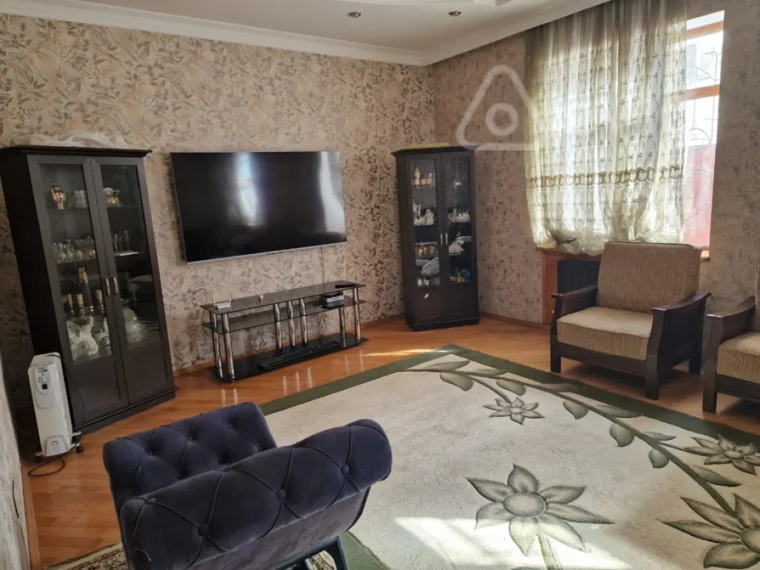 Kirayə verilir 6 otaqlı həyət evi 240 m²