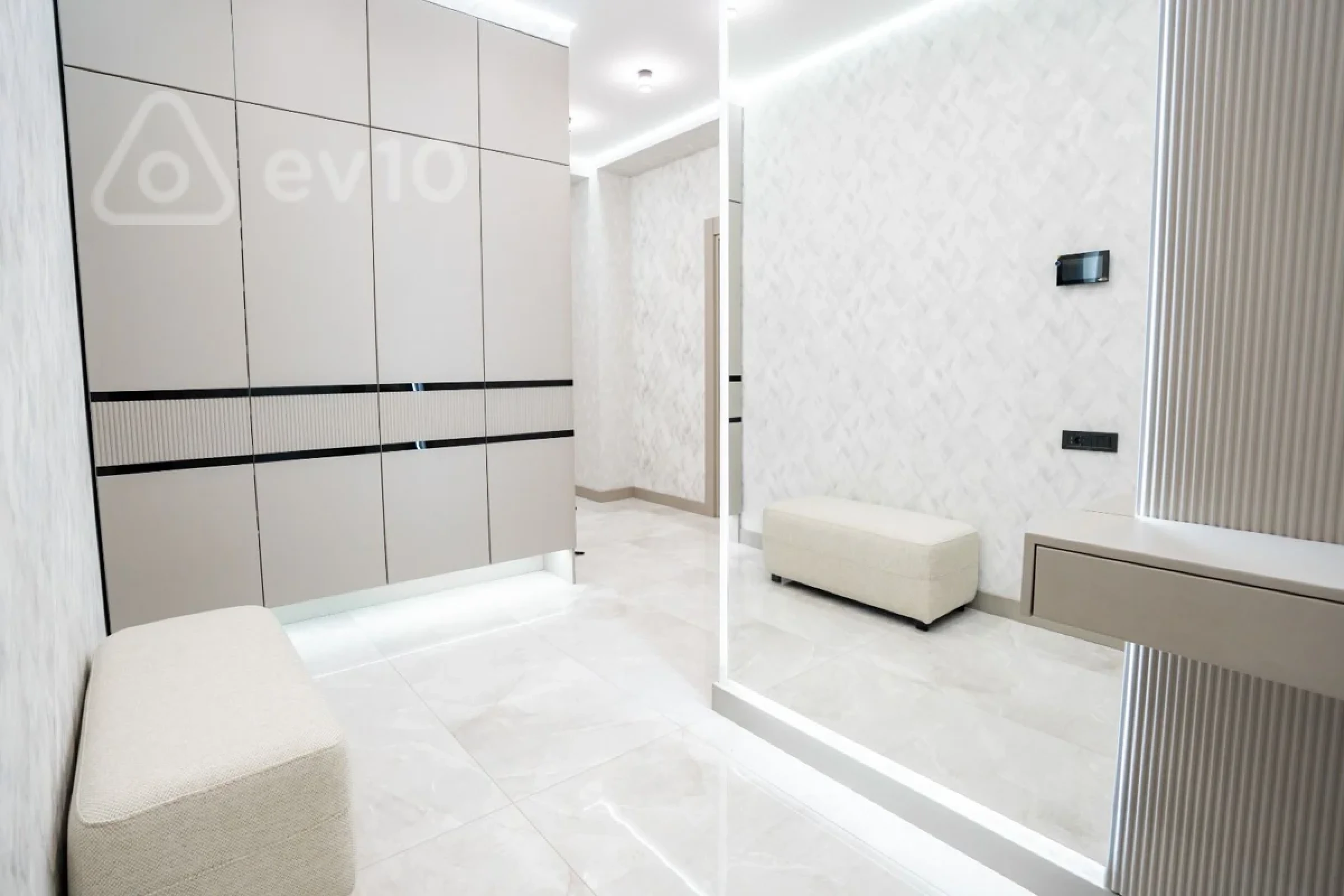 Kirayə verilir 3 otaqlı yeni tikili 120 m²
