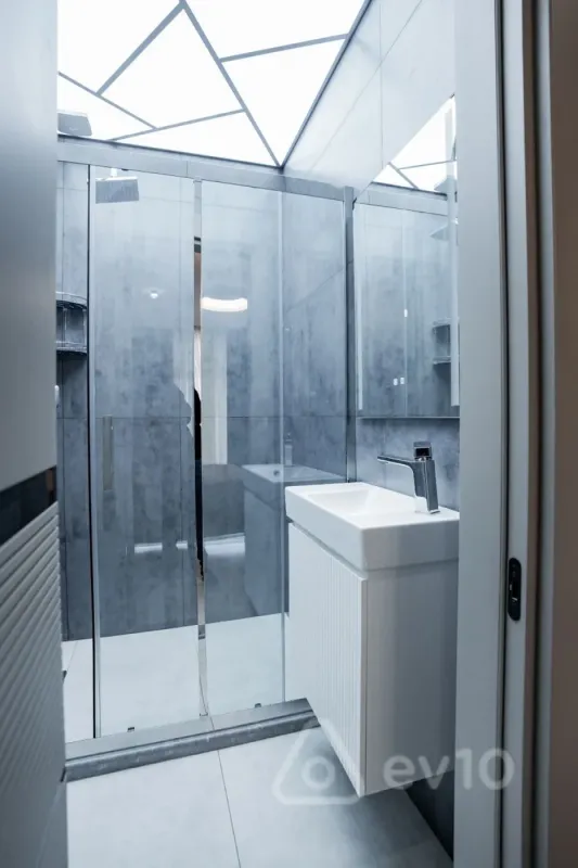 Kirayə verilir 3 otaqlı yeni tikili 120 m²