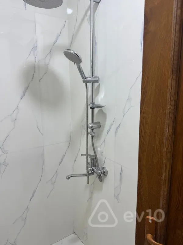 Satılır 2 otaqlı yeni tikili 106 m²