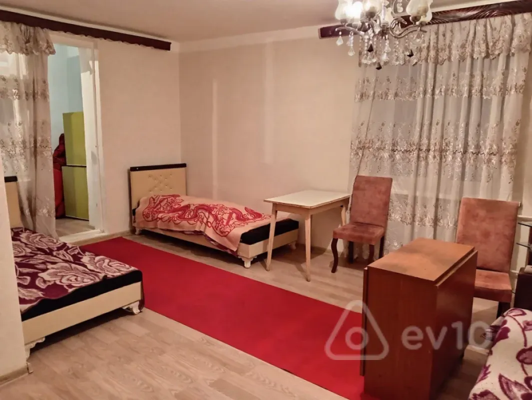 Kirayə verilir 1 otaqlı köhnə tikili 33 m²