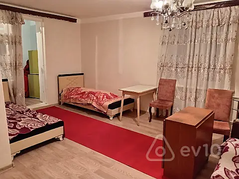 Kirayə verilir 1 otaqlı köhnə tikili 33 m²