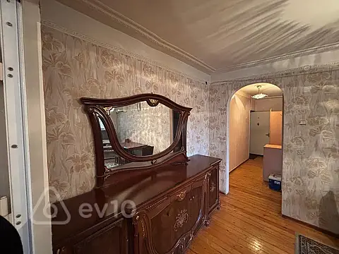 Kirayə verilir 2 otaqlı köhnə tikili 45 m²