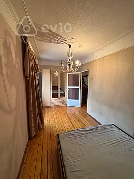Kirayə verilir 2 otaqlı köhnə tikili 45 m²