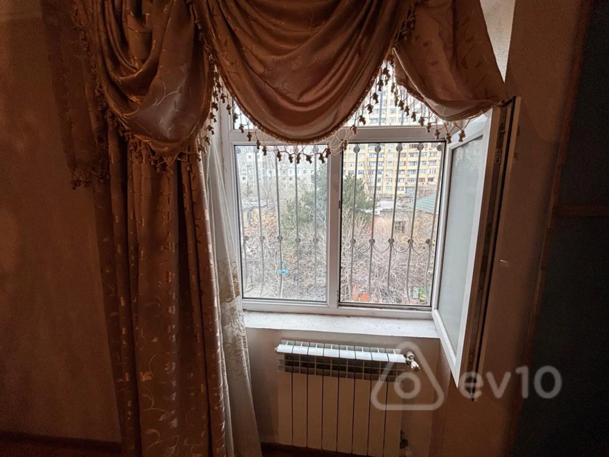 Kirayə verilir 2 otaqlı köhnə tikili 45 m²
