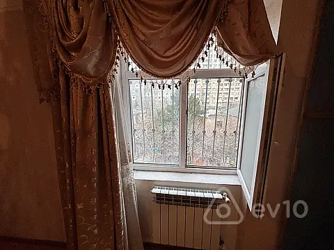 Kirayə verilir 2 otaqlı köhnə tikili 45 m²