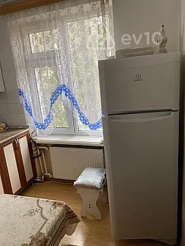 Kirayə verilir 1 otaqlı köhnə tikili 45 m²