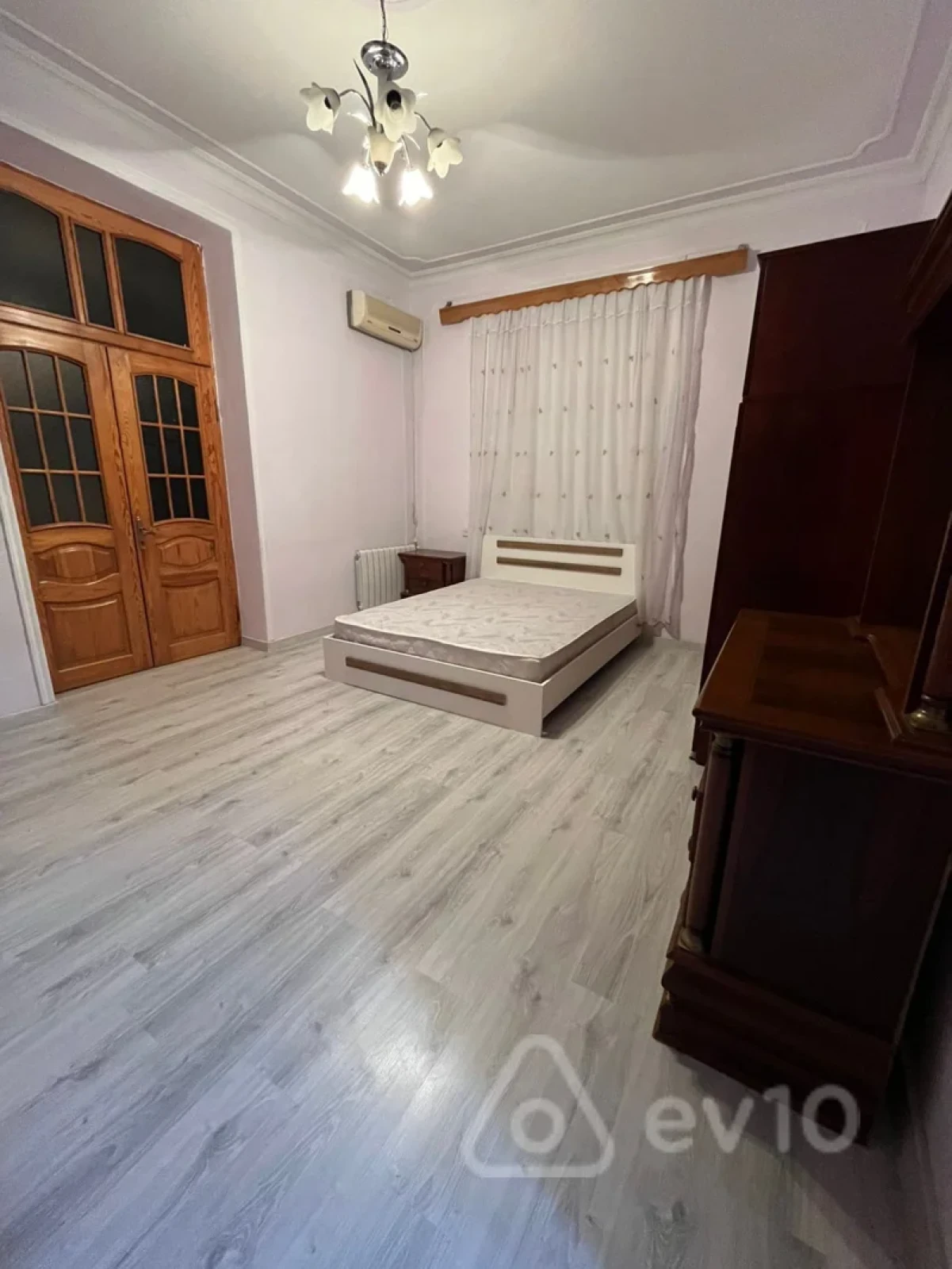 Kirayə verilir 3 otaqlı köhnə tikili 80 m²