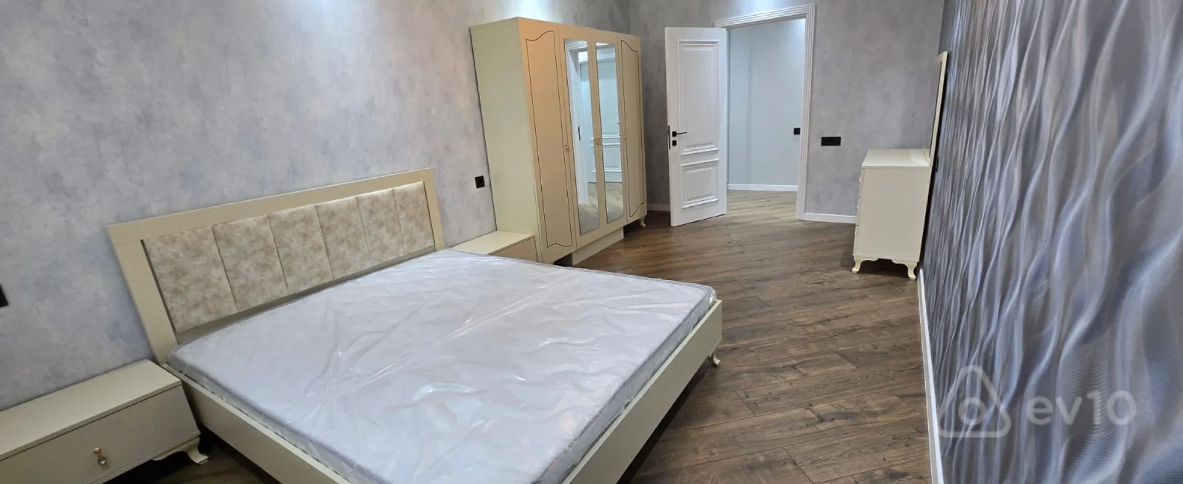 Kirayə verilir 5 otaqlı köhnə tikili 120 m²