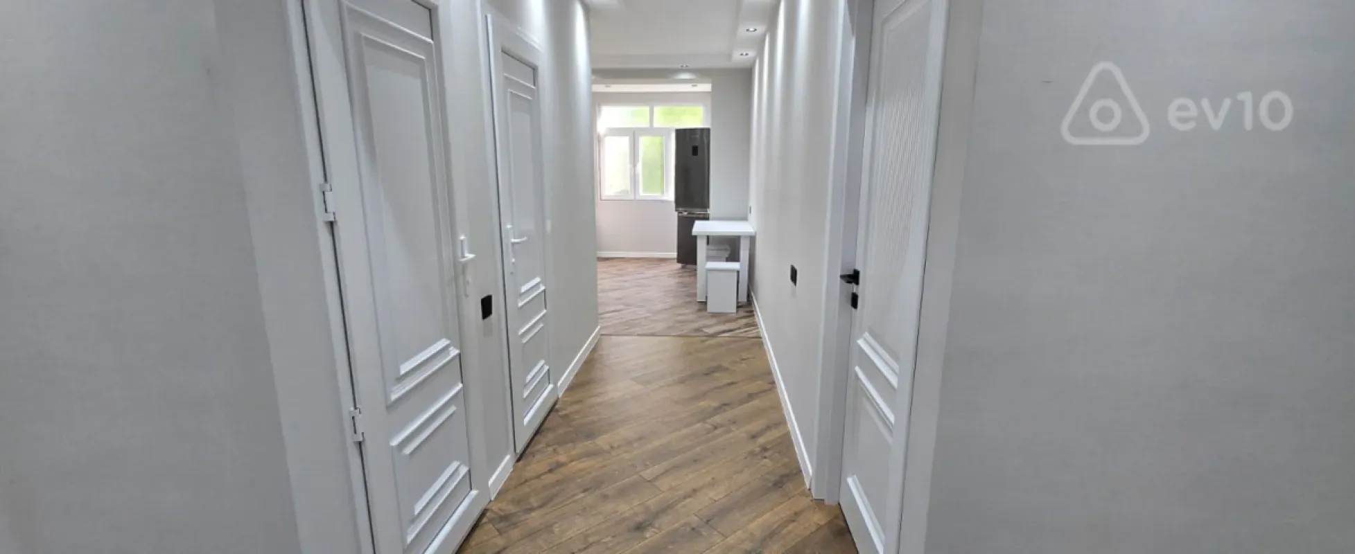 Kirayə verilir 5 otaqlı köhnə tikili 120 m²