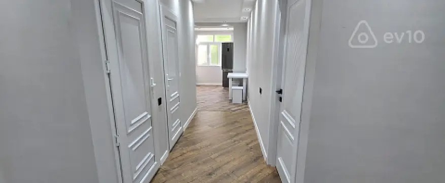 Kirayə verilir 5 otaqlı köhnə tikili 120 m²