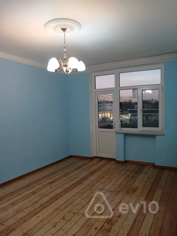 Kirayə verilir 2 otaqlı köhnə tikili 48 m²