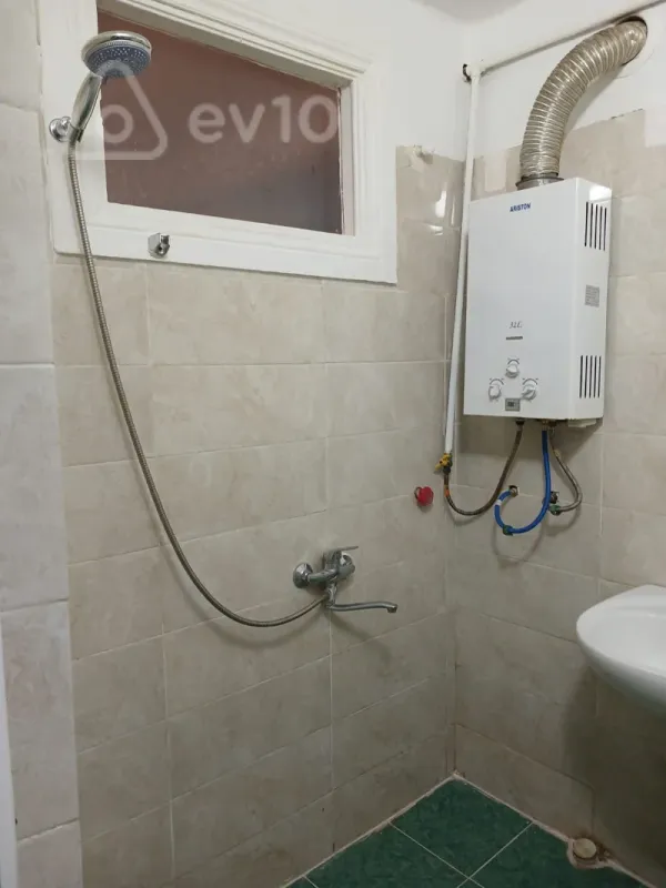 Kirayə verilir 2 otaqlı köhnə tikili 48 m²