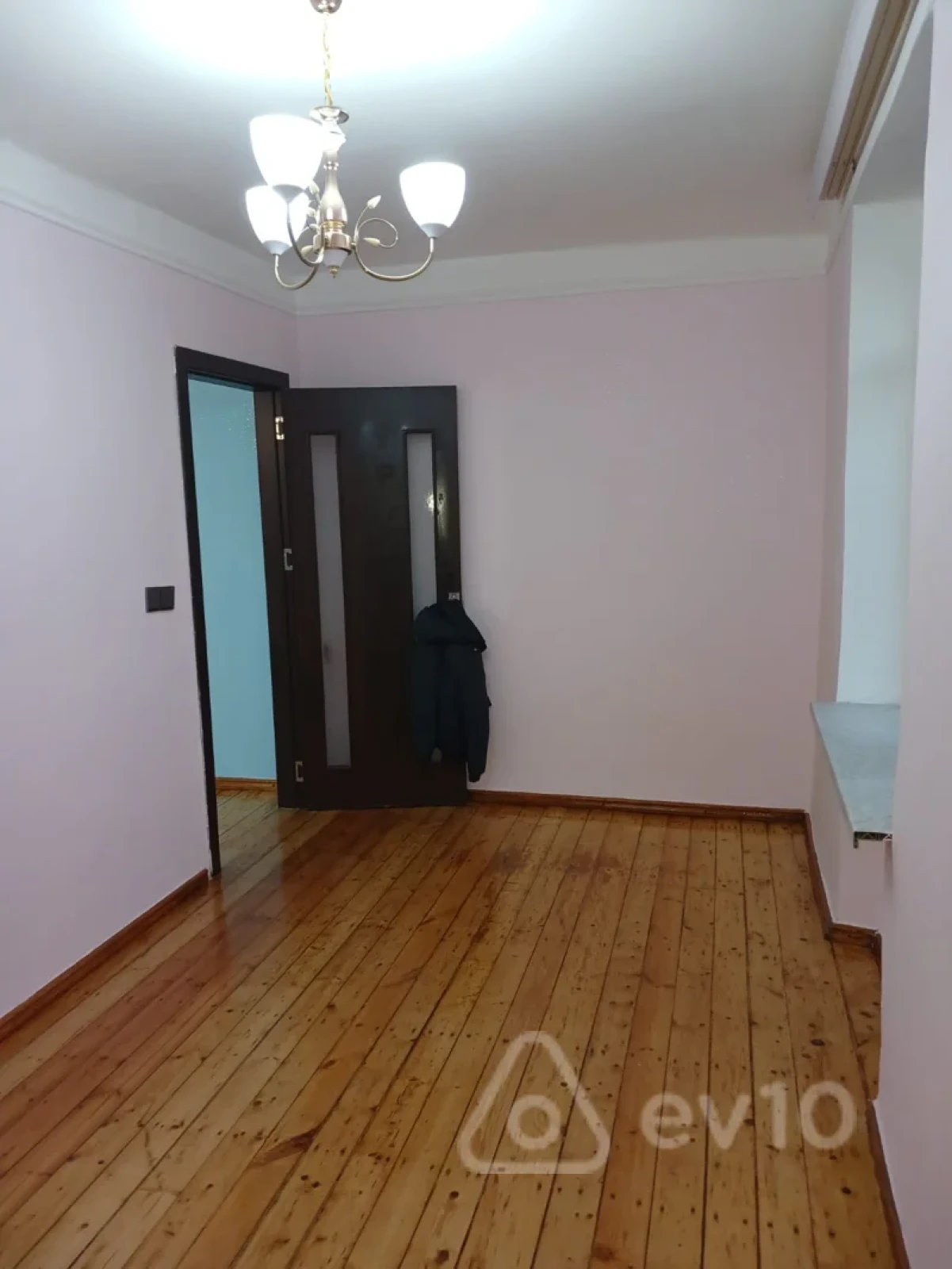Kirayə verilir 2 otaqlı köhnə tikili 48 m²