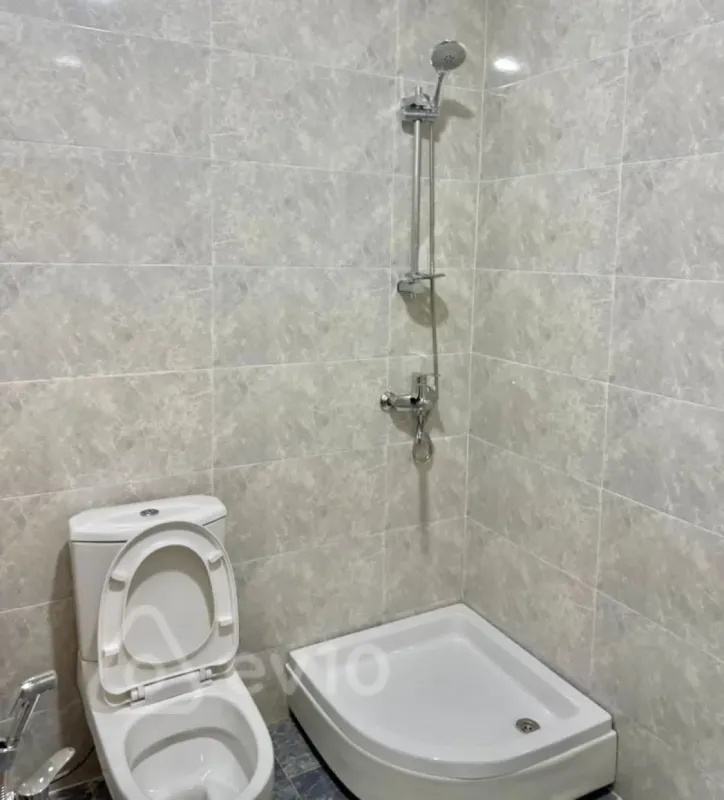 Kirayə verilir 4 otaqlı yeni tikili 90 m²