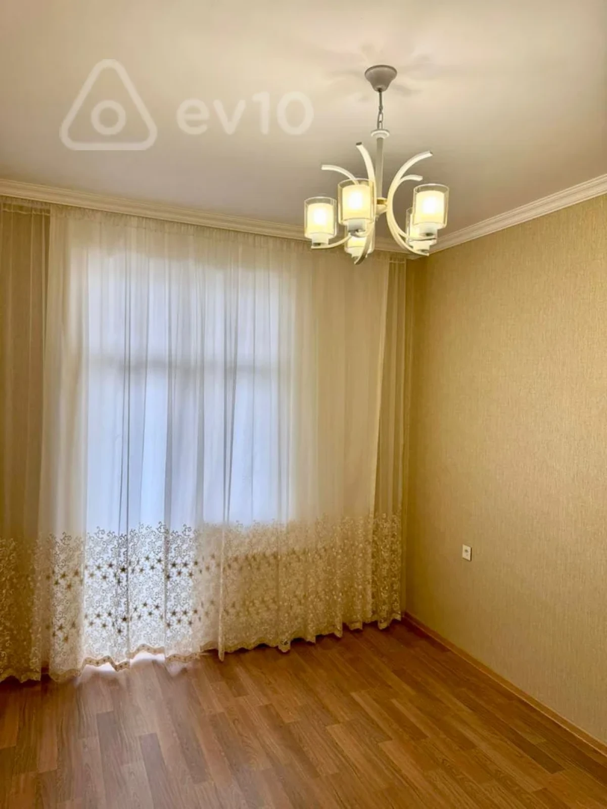 Kirayə verilir 4 otaqlı yeni tikili 90 m²