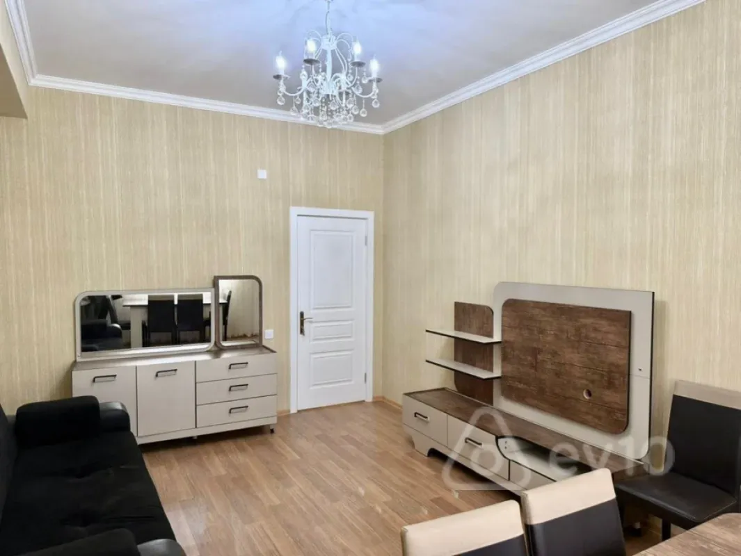 Kirayə verilir 4 otaqlı yeni tikili 90 m²