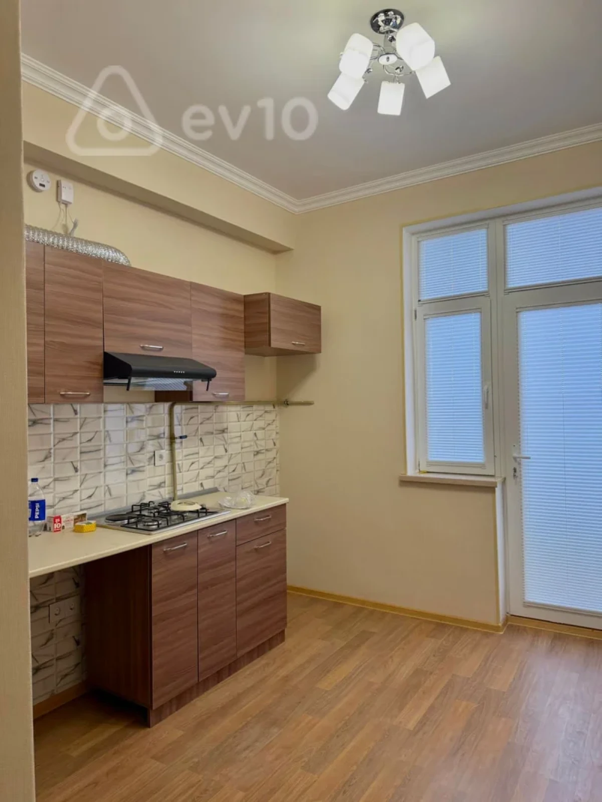 Kirayə verilir 4 otaqlı yeni tikili 90 m²