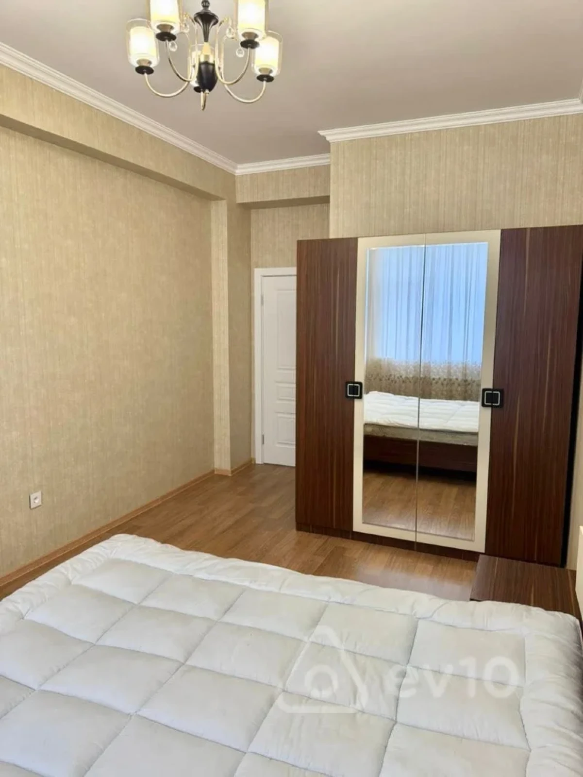Kirayə verilir 4 otaqlı yeni tikili 90 m²