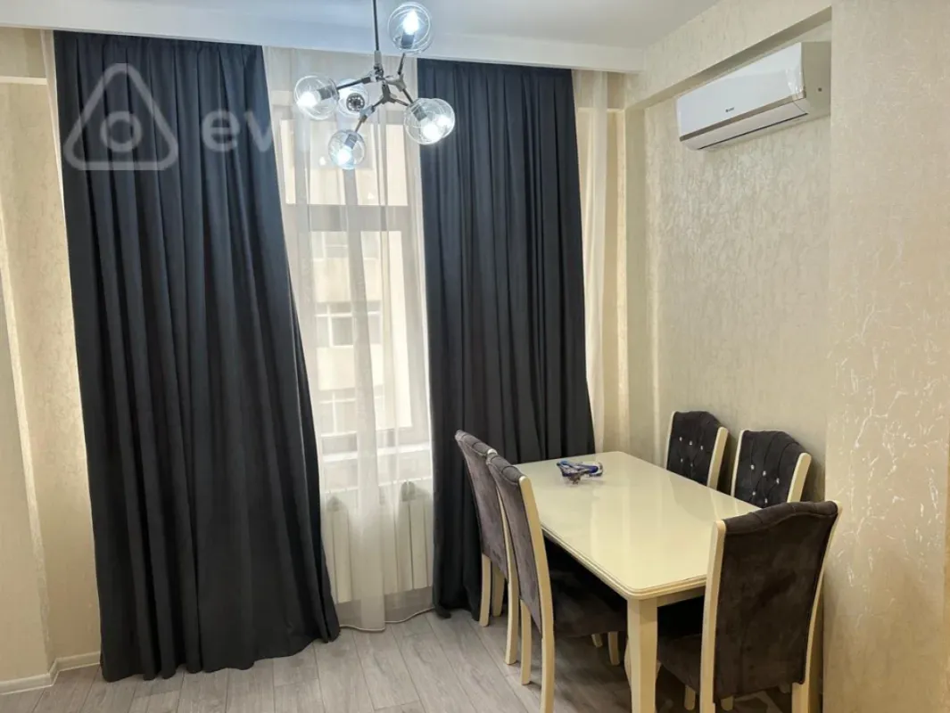 Kirayə verilir 2 otaqlı yeni tikili 110 m²