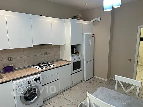 Kirayə verilir 2 otaqlı yeni tikili 110 m²