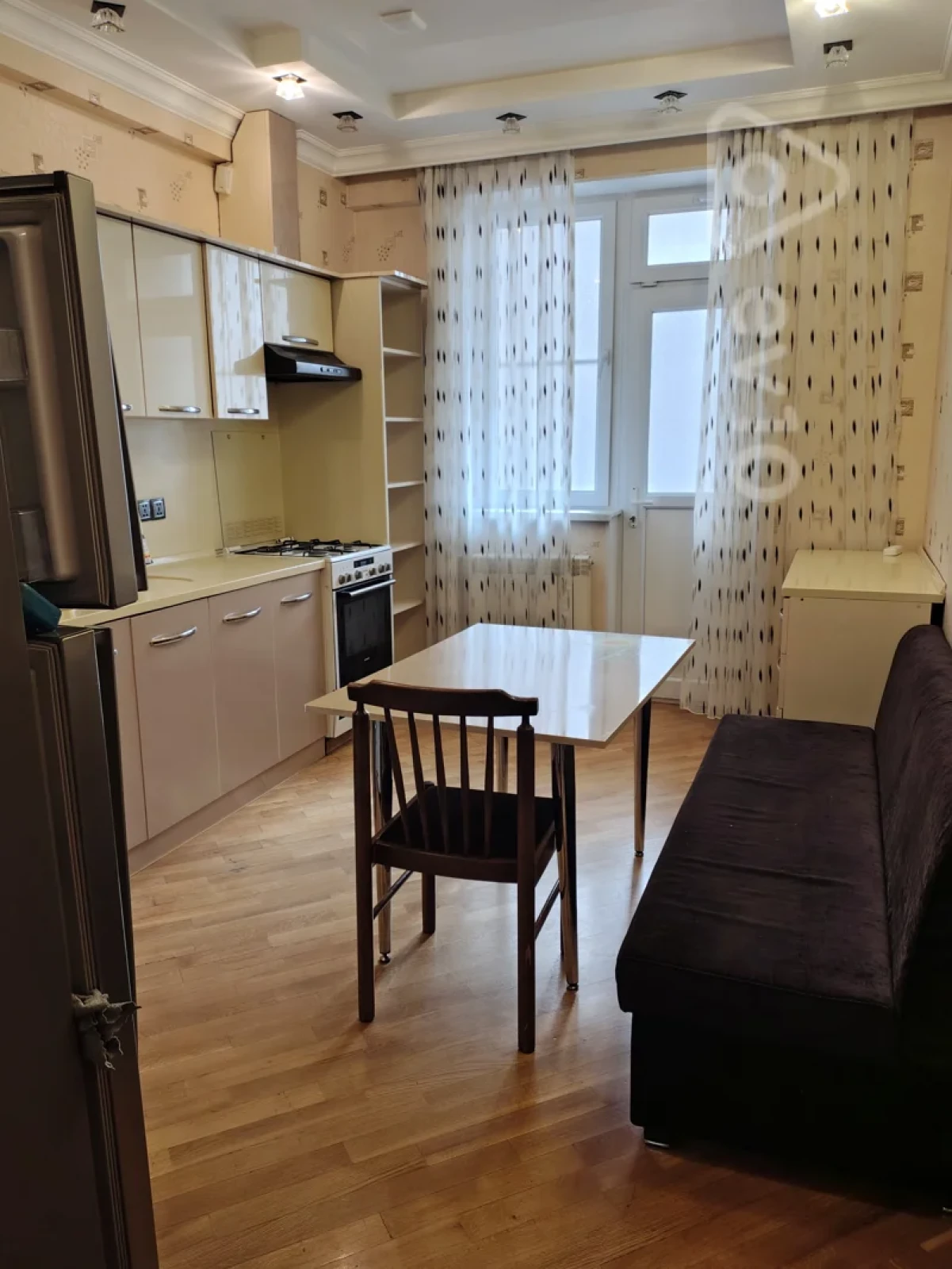 Kirayə verilir 2 otaqlı yeni tikili 81 m²