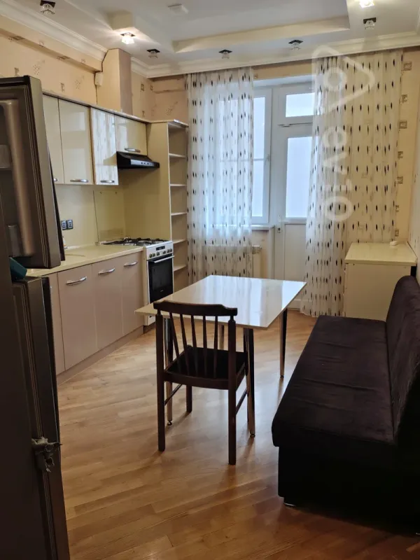 Kirayə verilir 2 otaqlı yeni tikili 81 m²