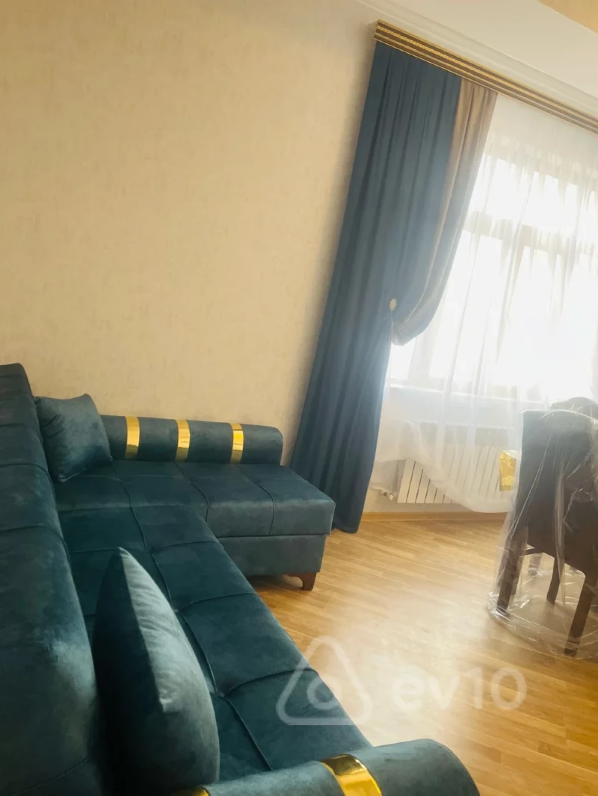 Kirayə verilir 1 otaqlı yeni tikili 60 m²