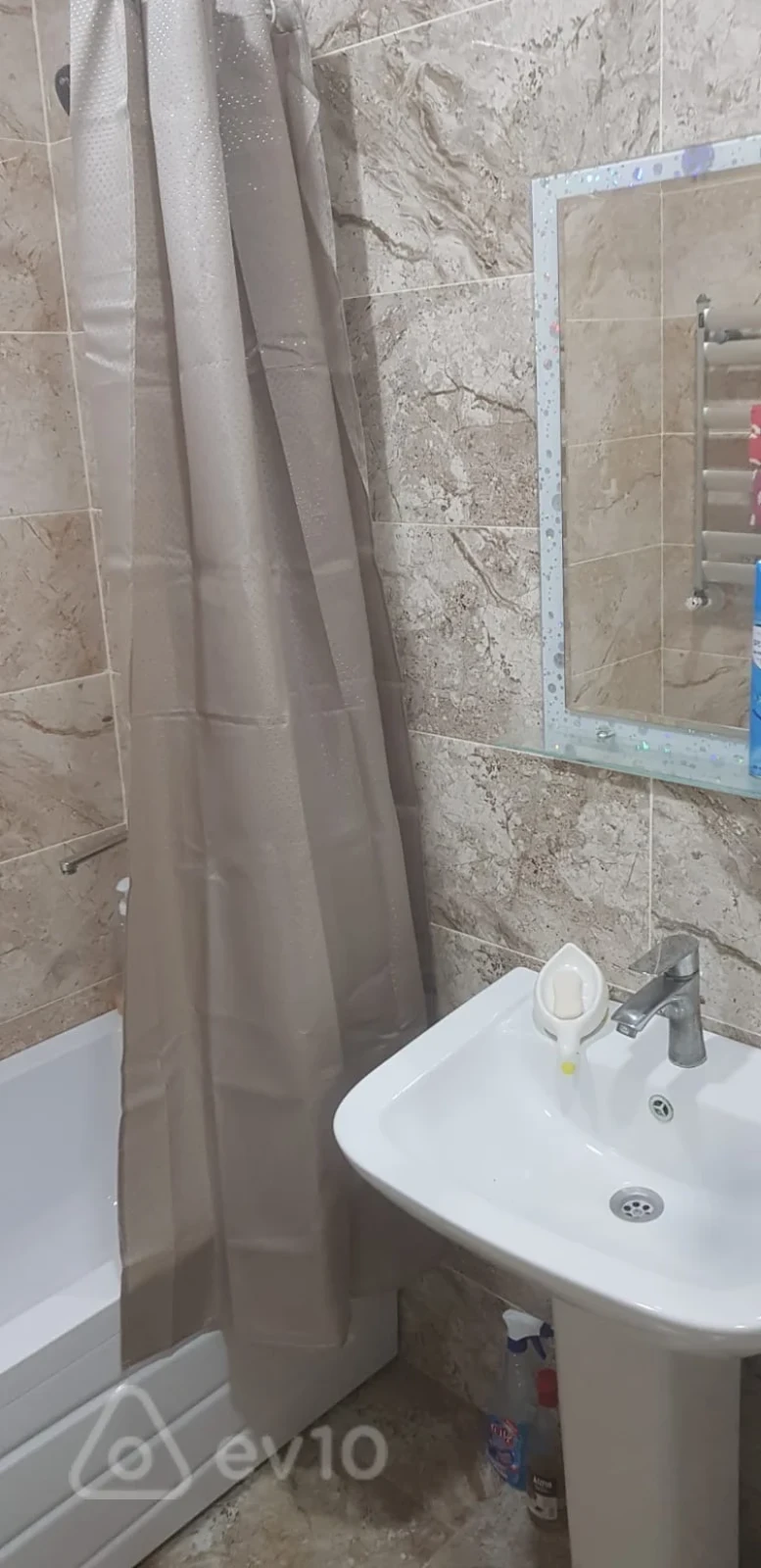 Kirayə verilir 1 otaqlı yeni tikili 60 m²