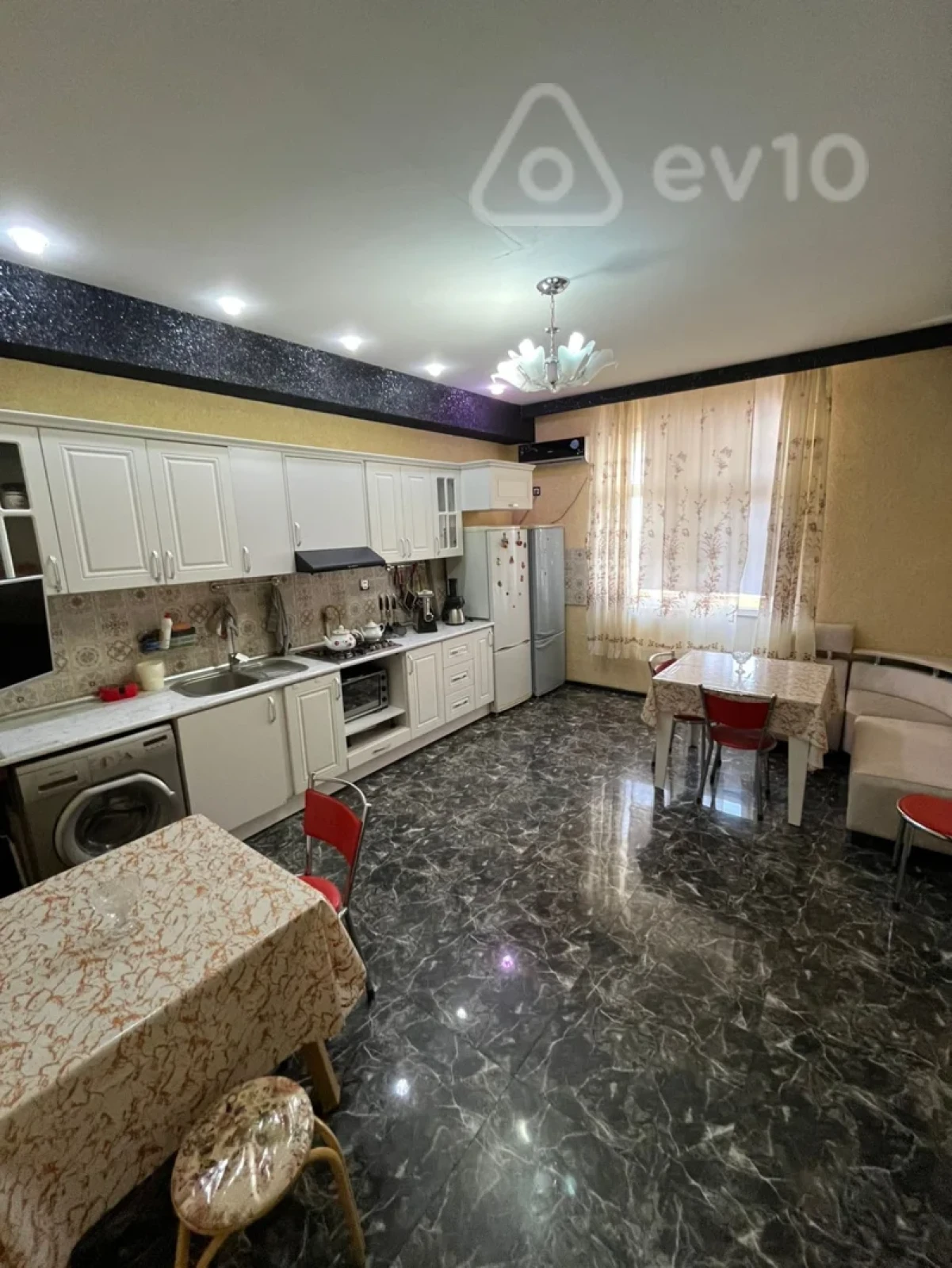 Kirayə verilir 2 otaqlı yeni tikili 100 m²