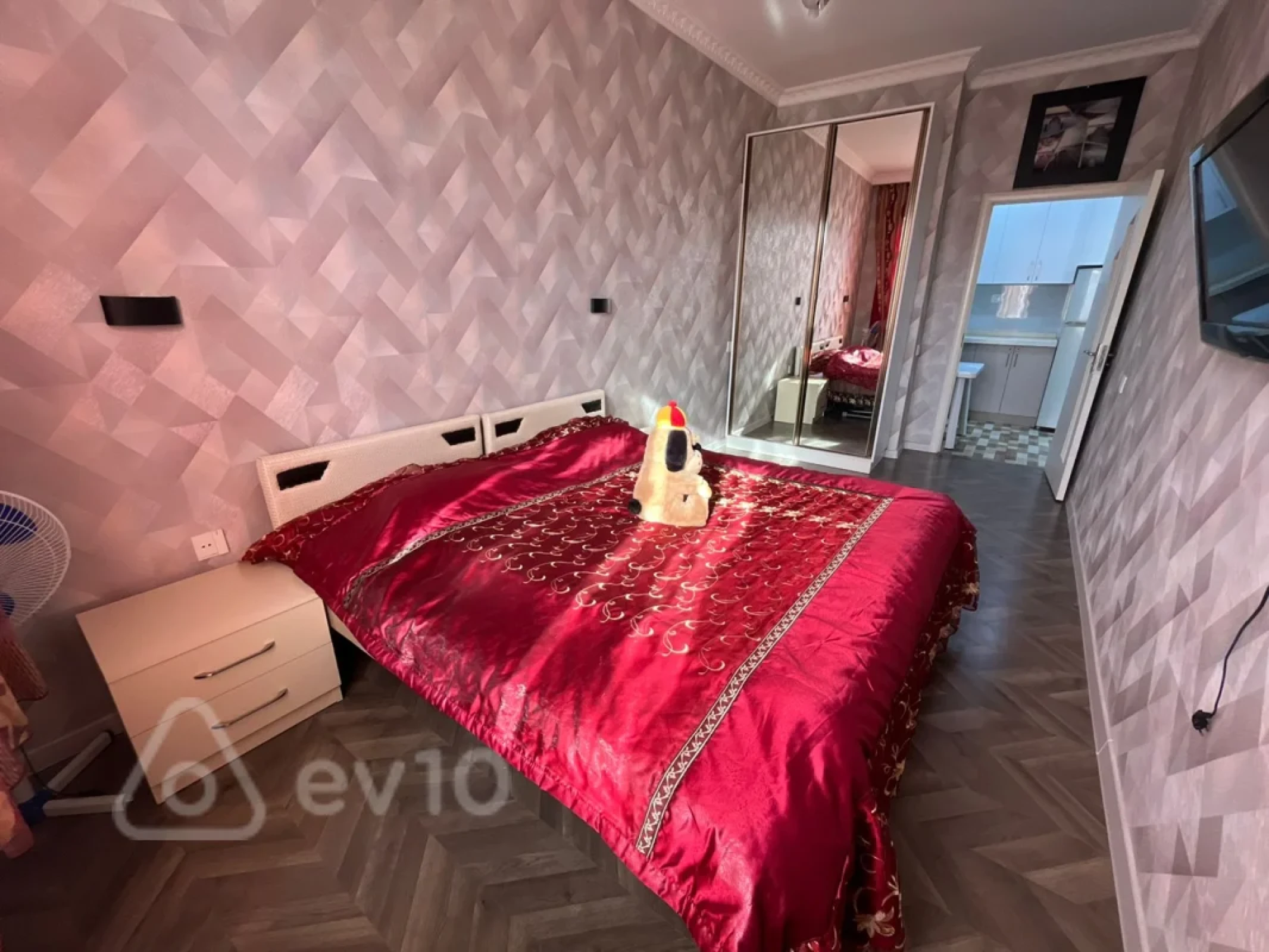 Kirayə verilir 2 otaqlı yeni tikili 70 m²