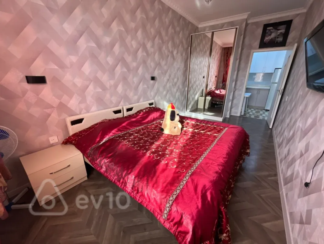 Kirayə verilir 2 otaqlı yeni tikili 70 m²