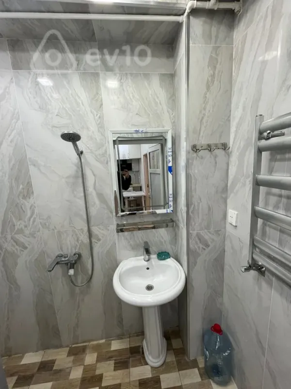 Kirayə verilir 2 otaqlı yeni tikili 70 m²