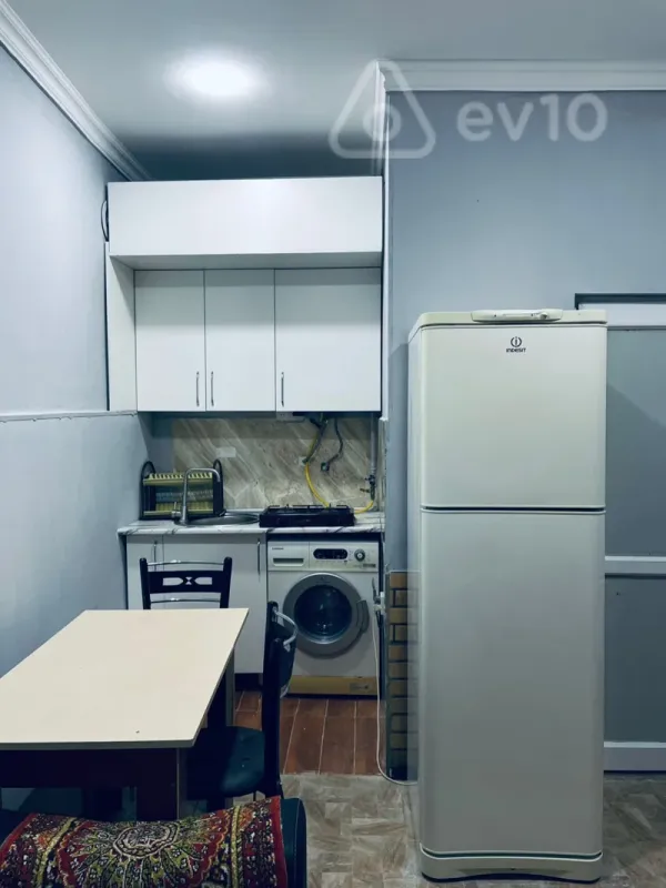 Kirayə verilir 1 otaqlı həyət evi 25 m²