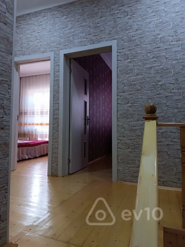 Kirayə verilir 3 otaqlı həyət evi 95 m²