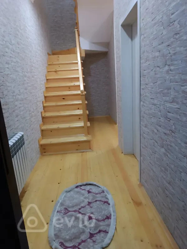 Kirayə verilir 3 otaqlı həyət evi 95 m²