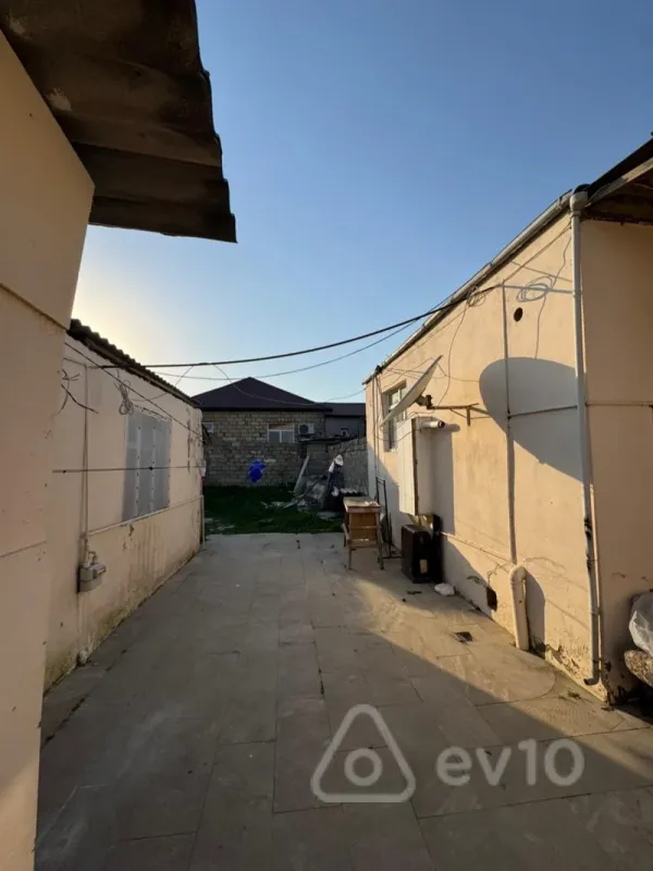 Satılır 3 otaqlı həyət evi 100 m²