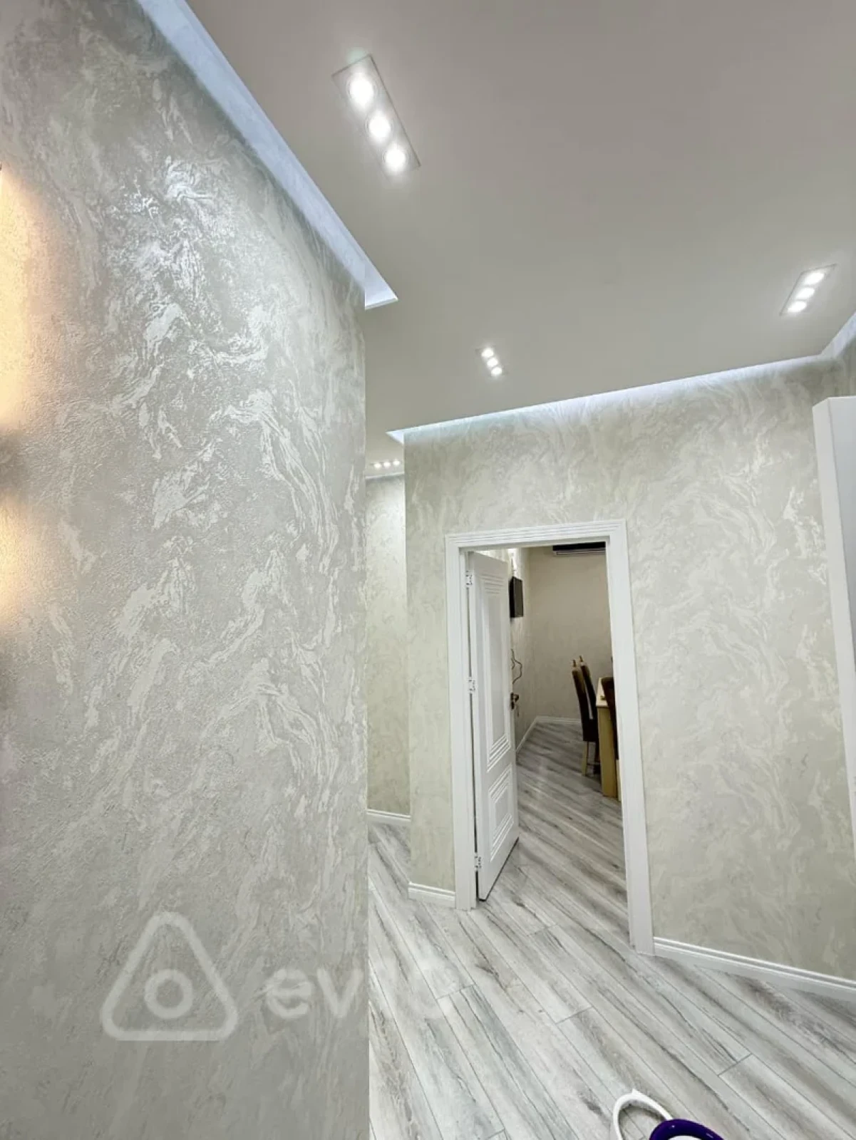 Kirayə verilir 2 otaqlı yeni tikili 65 m²