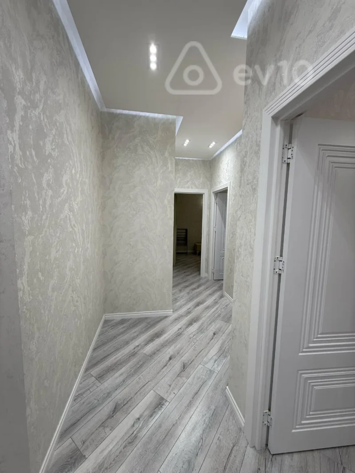 Kirayə verilir 2 otaqlı yeni tikili 65 m²